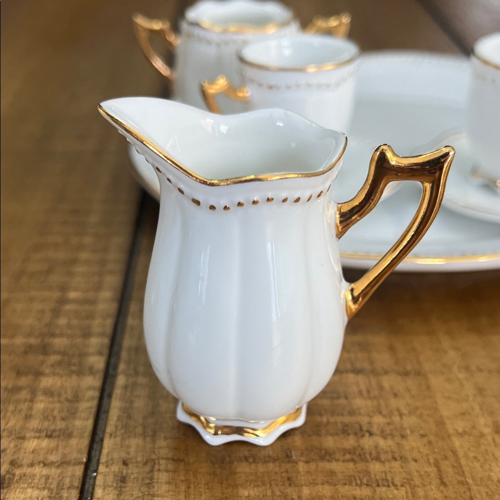 Elegant White and Gold Childs Tea Set - Picture 4 of 8